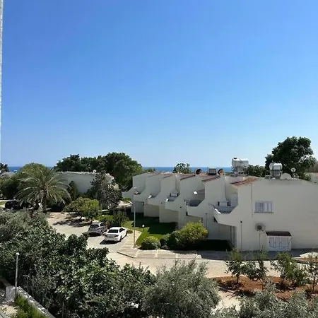 Iskelede Denize Sifir Havuzlu Sitede Loft 1+1 Apartmán Boghaz