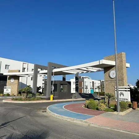 Iskelede Denize Sifir Havuzlu Sitede Loft 1+1 Apartmán