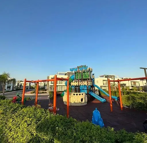 Daire ıskelede Denize Sıfır Havuzlu Sitede Loft 1+1