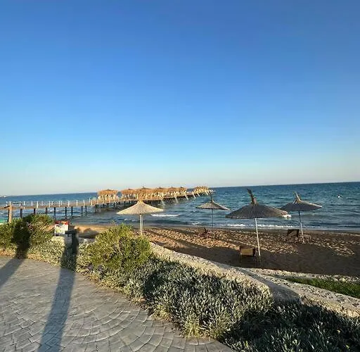 ıskelede Denize Sıfır Havuzlu Sitede Loft 1+1 * Boghaz